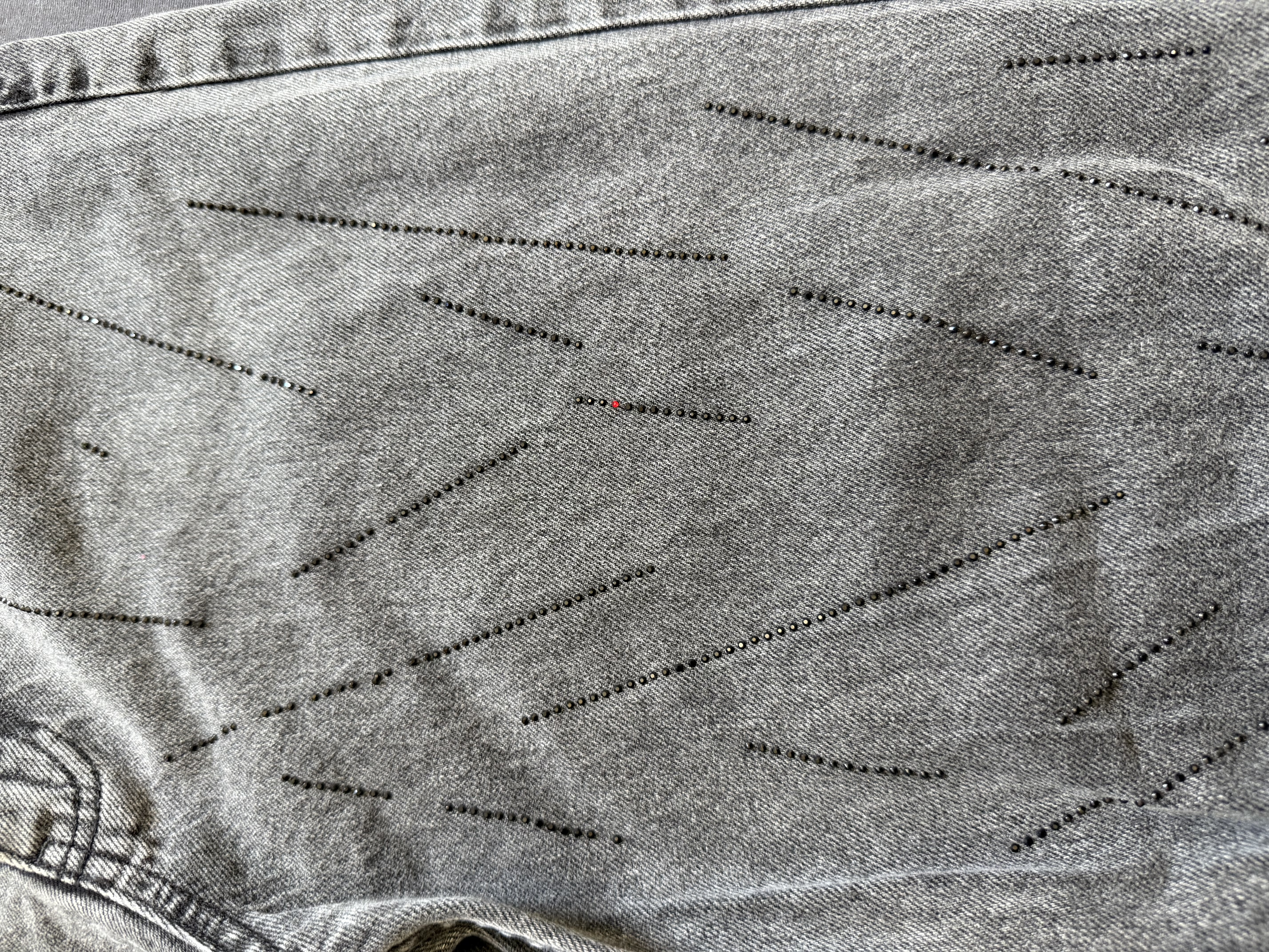 Jeans noir à strass