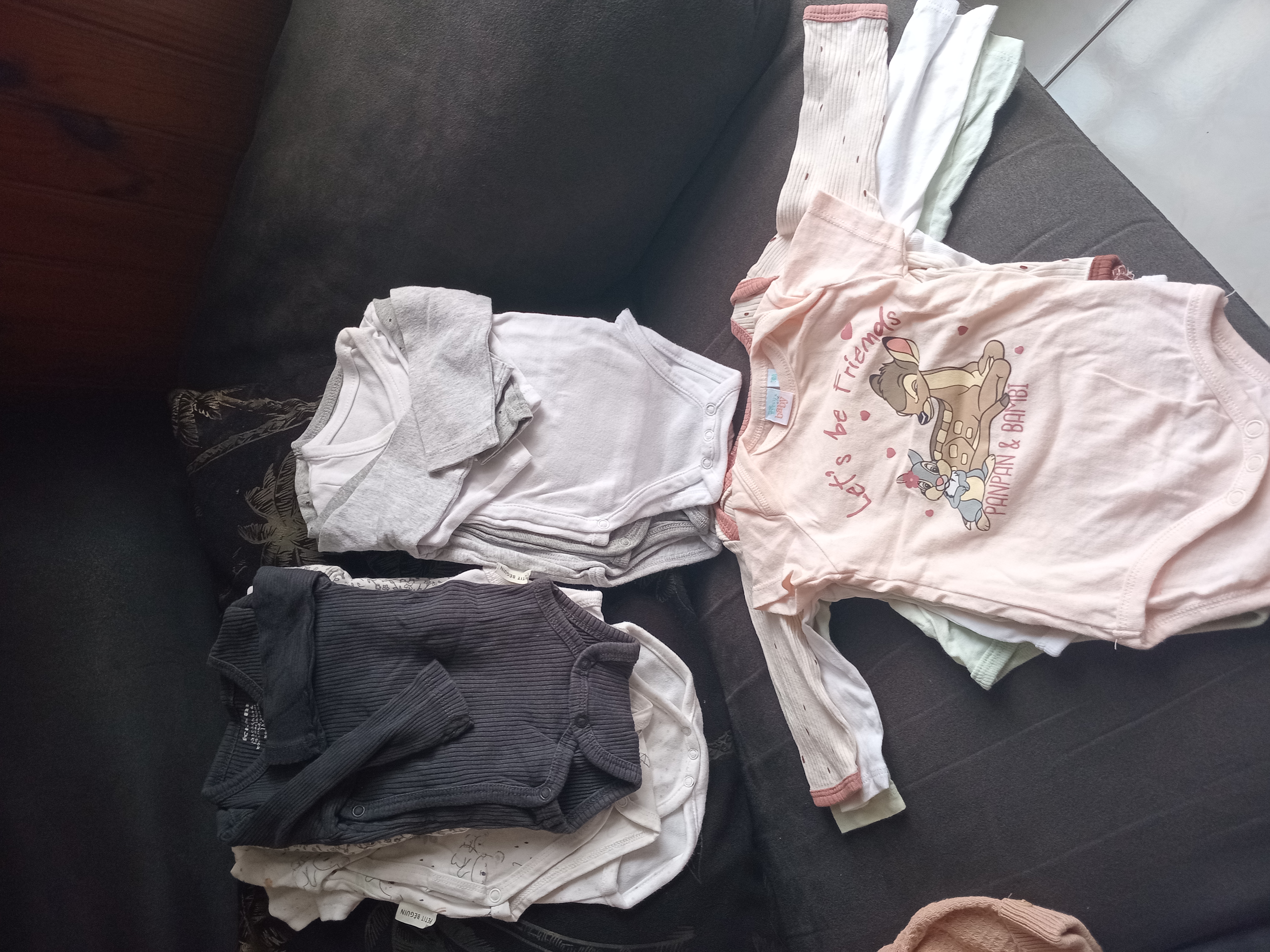 Vetement bebe et femme