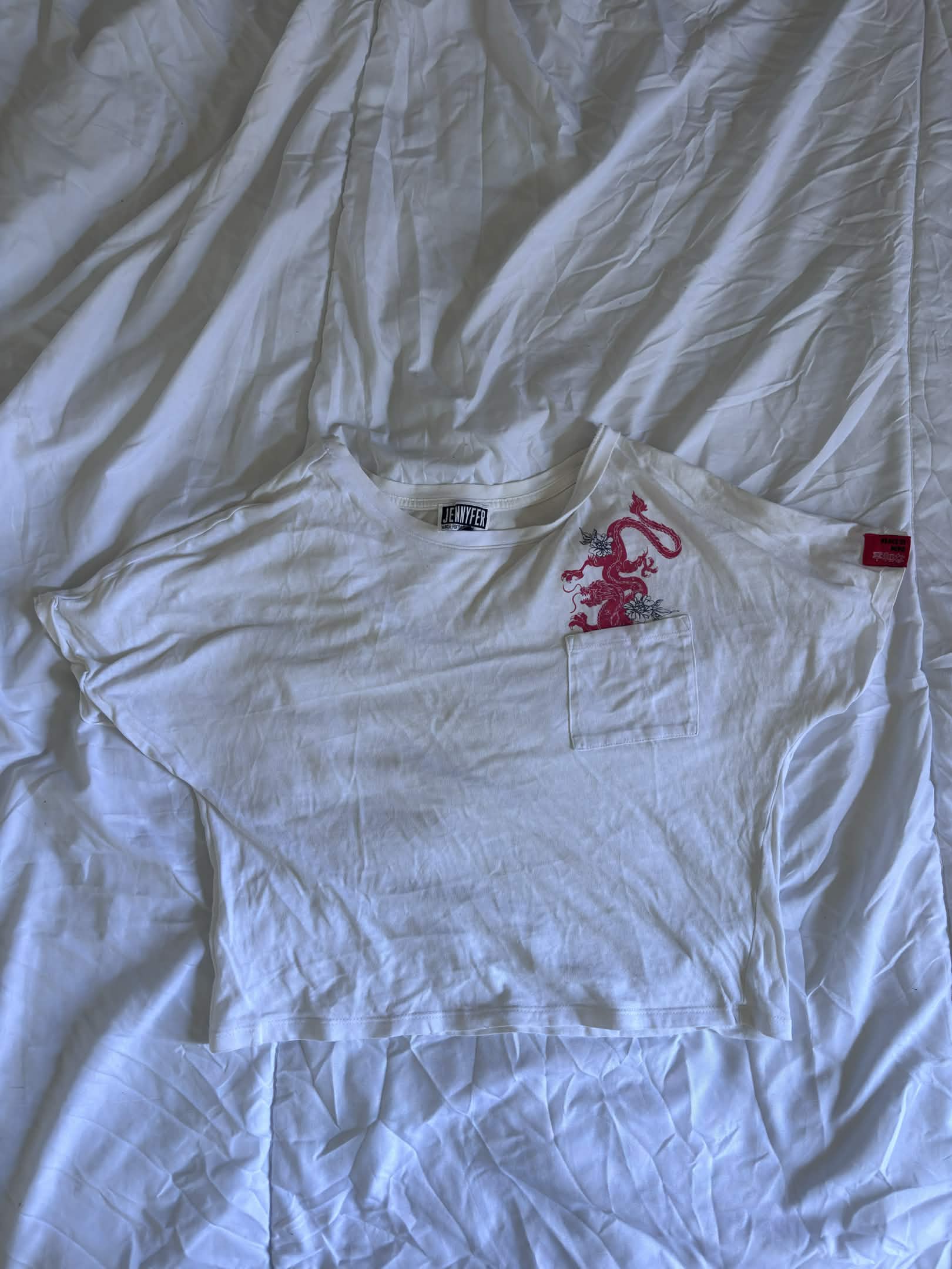 Crop top blanc imprimé dragon