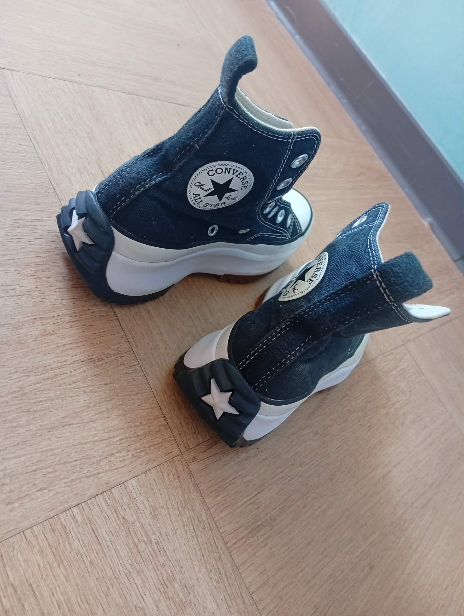 Converse montantes noir et beige
