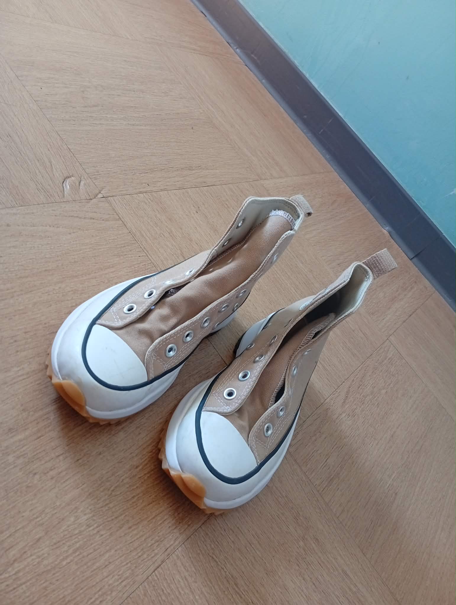 Converse montantes noir et beige