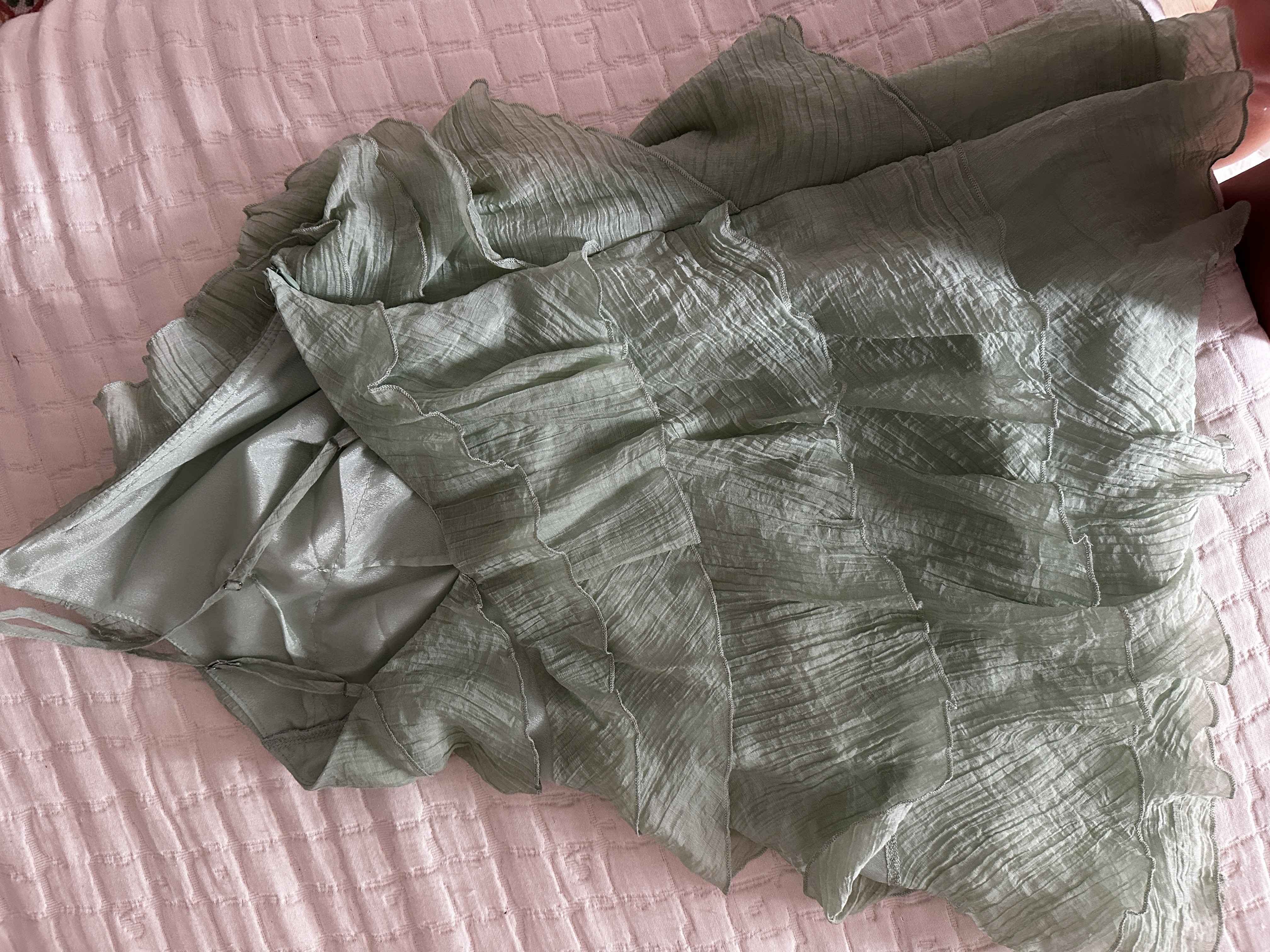 Robe asymétrique à volant taille S