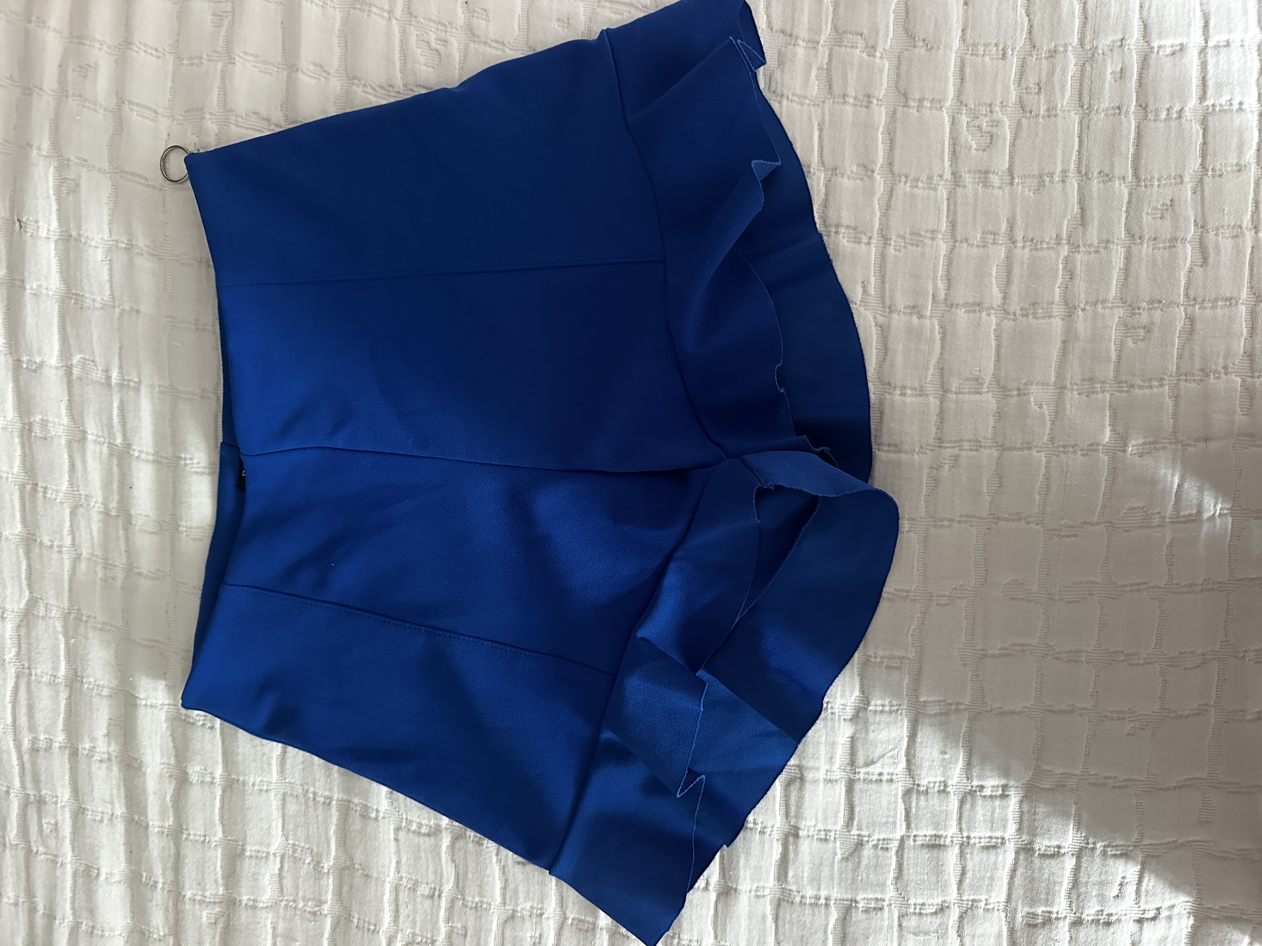 Short à volant bleu Bershka S