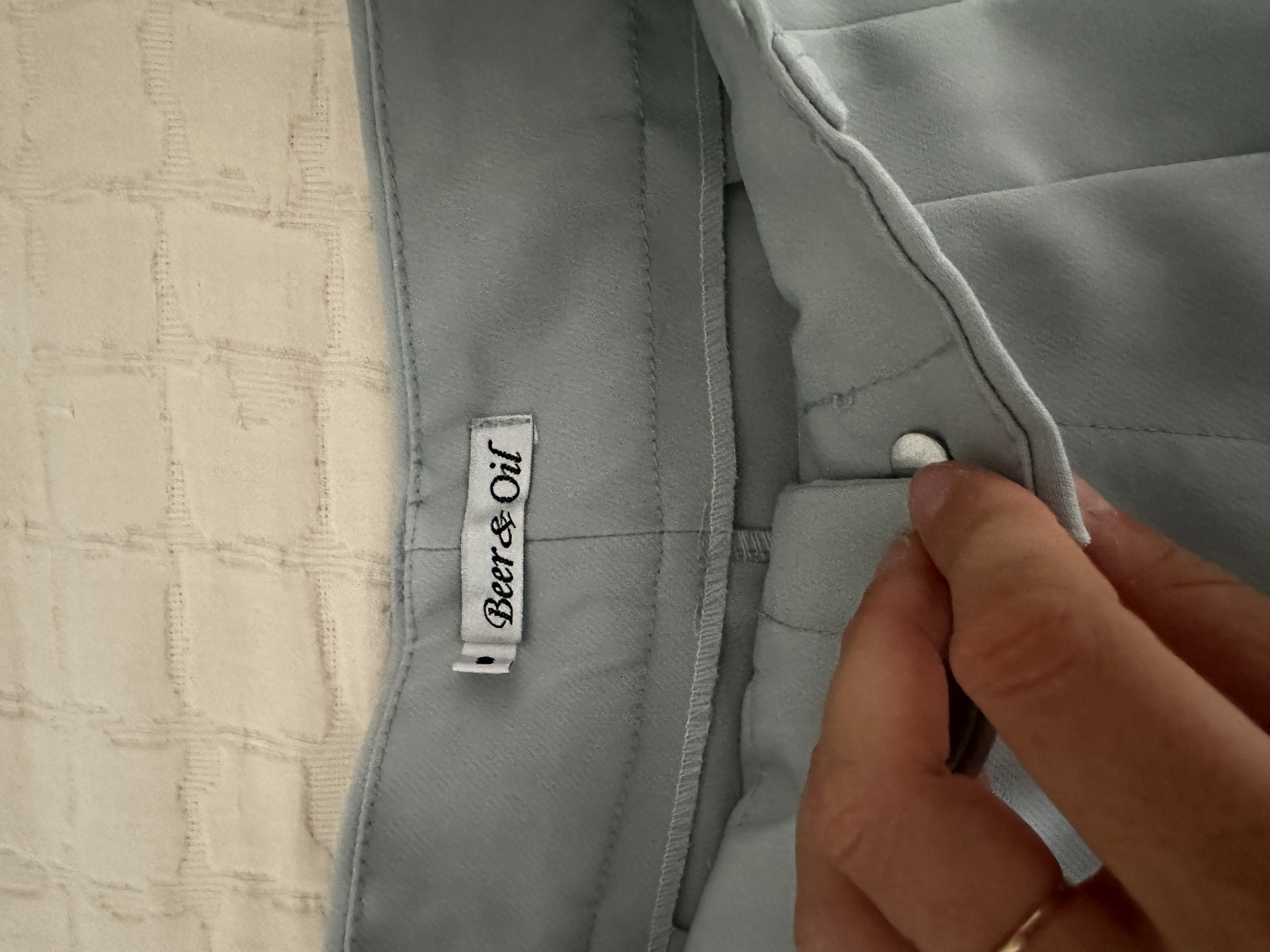 Short mi-long style tailleur bleu clair