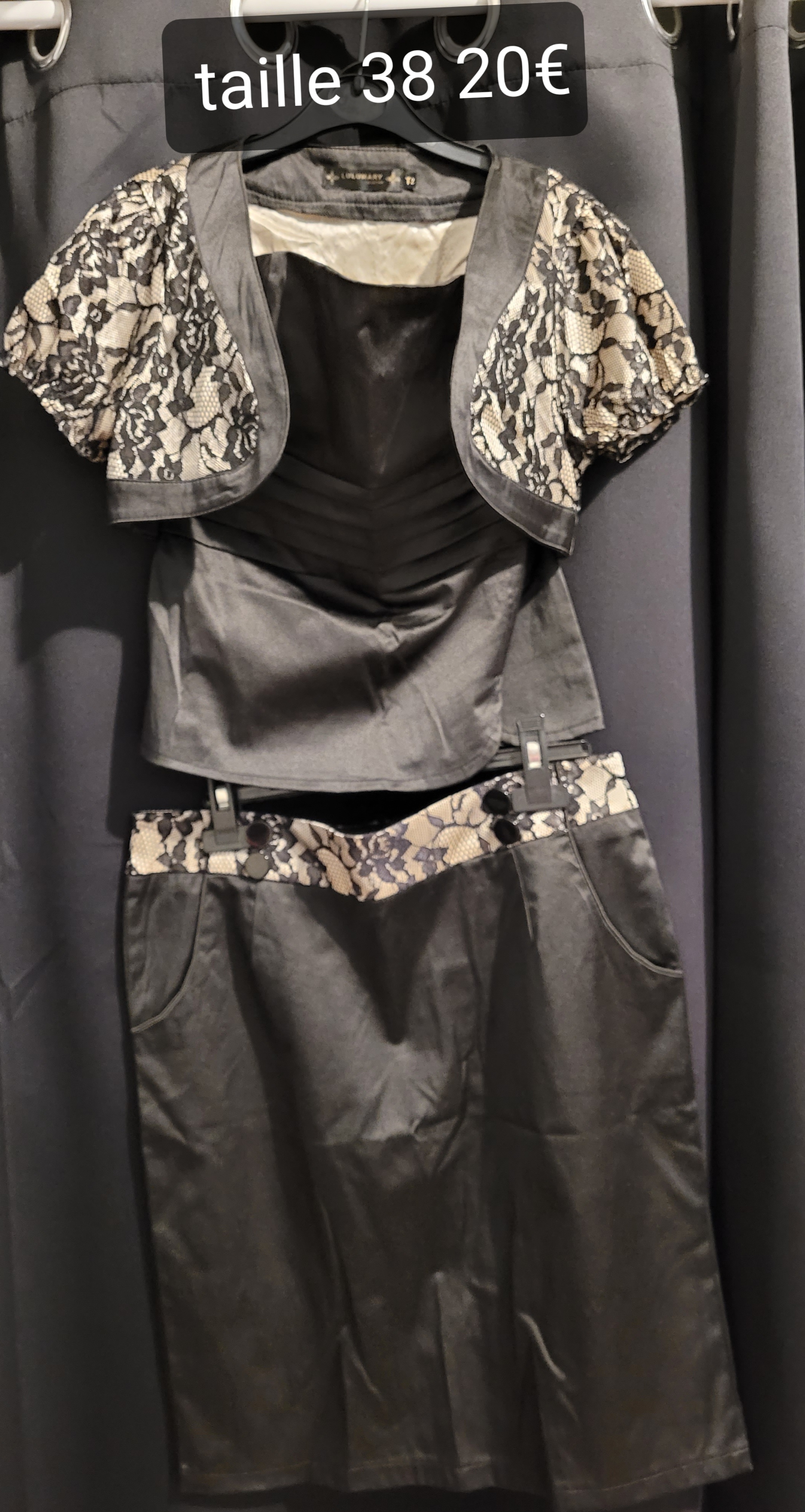 Vend ensemble bustier, Boléro et jupe