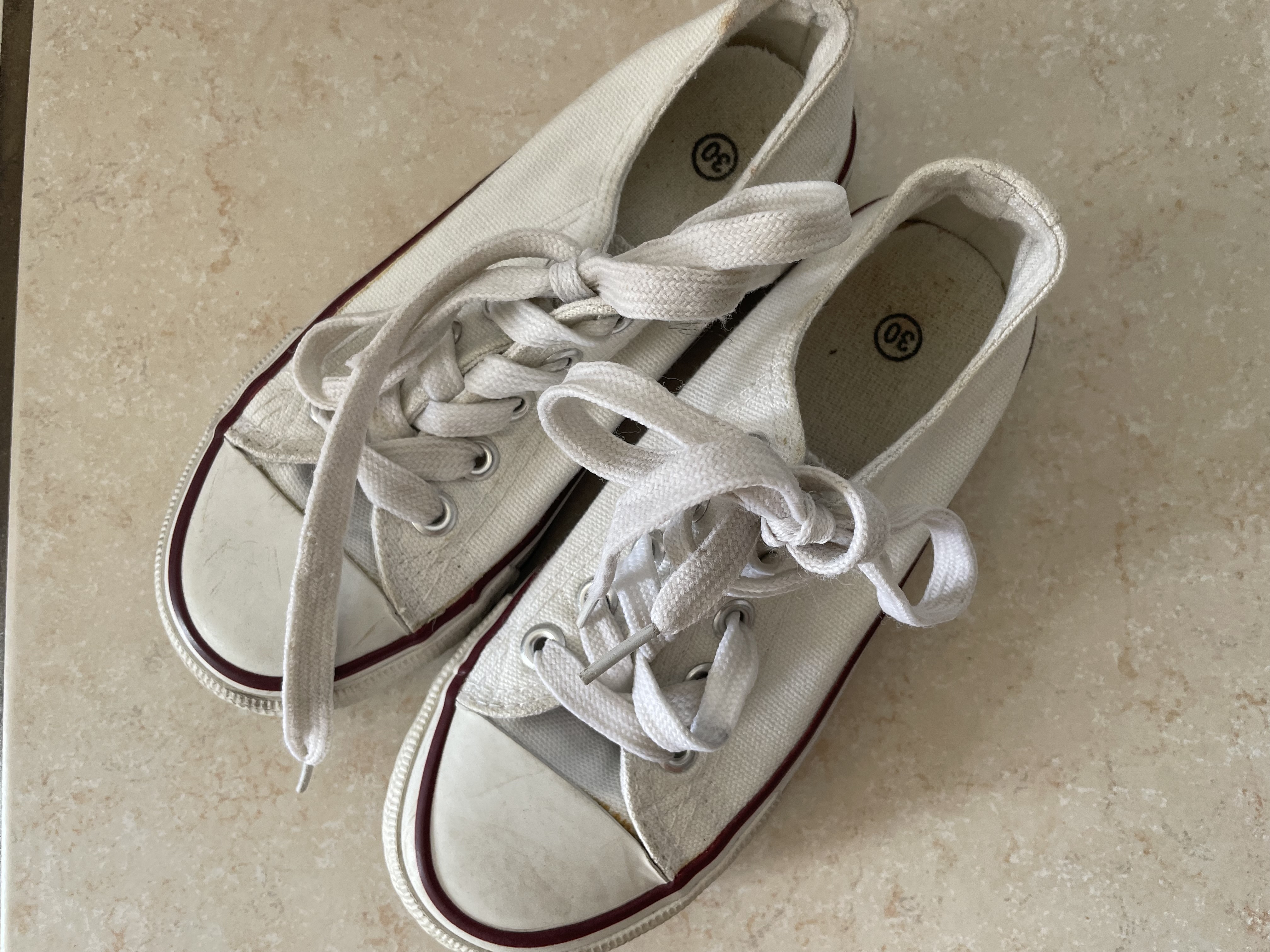 Converse enfant blanches