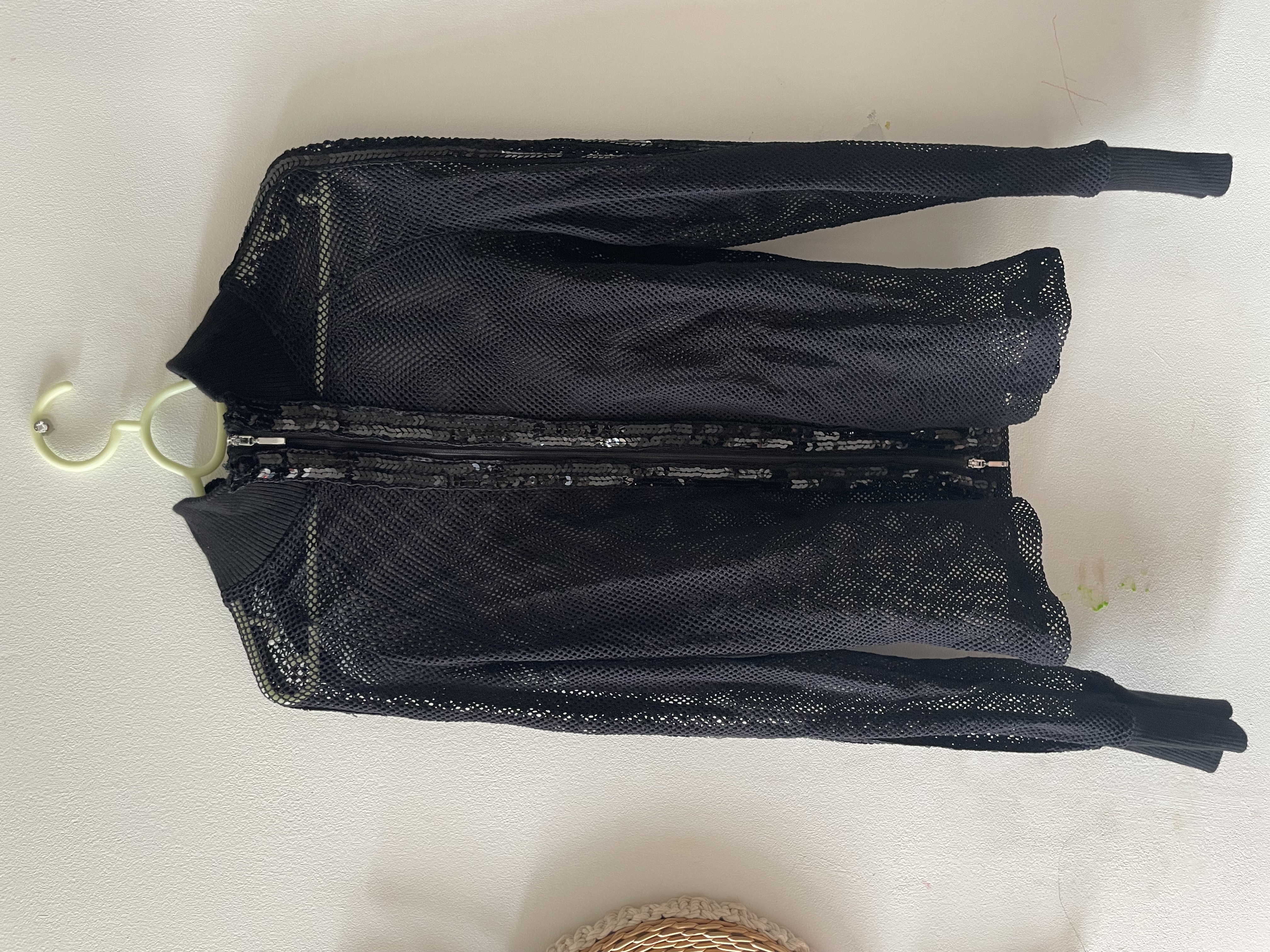 Veste transparente à sequins