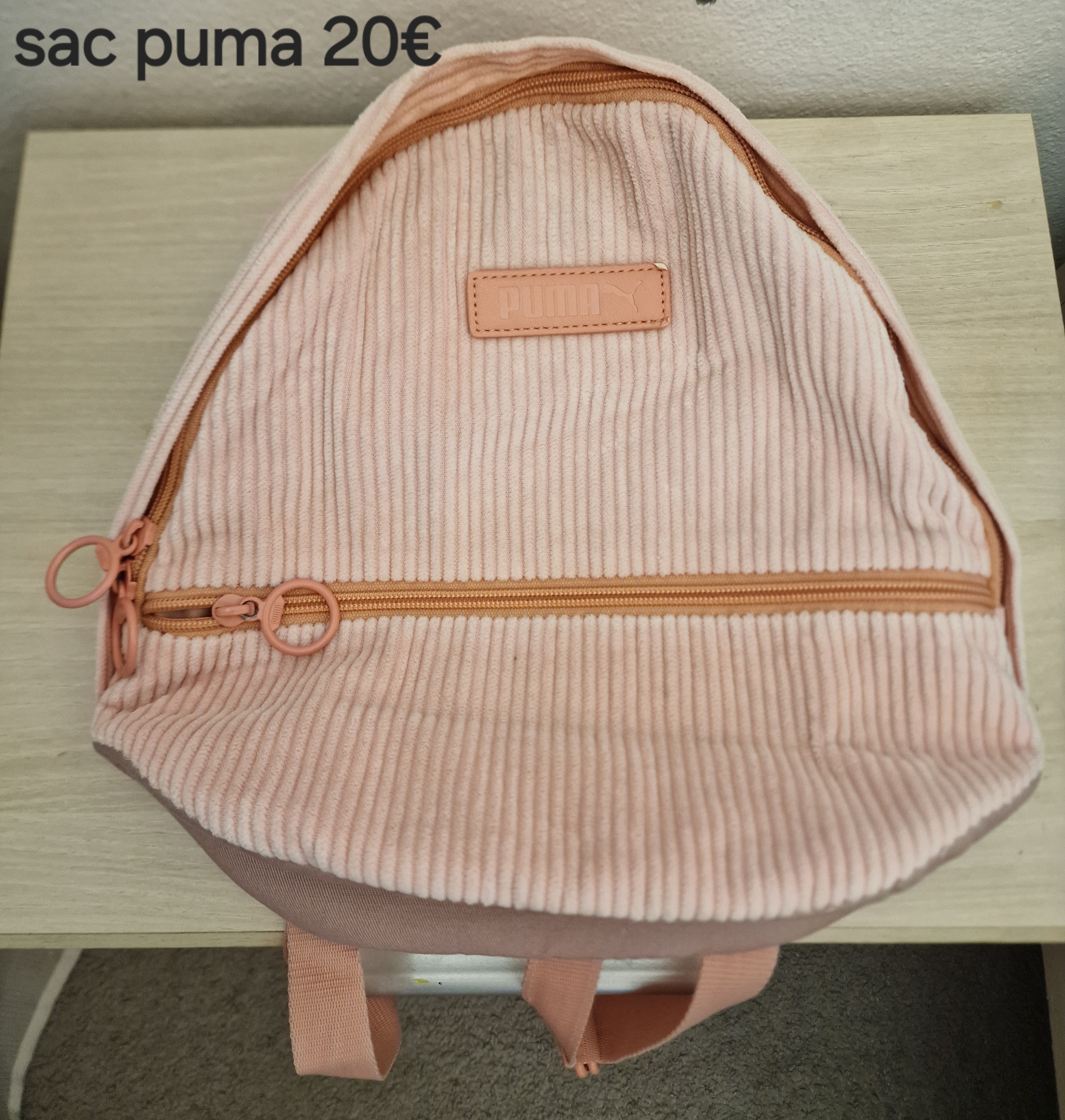 Vend sac a dos en velours