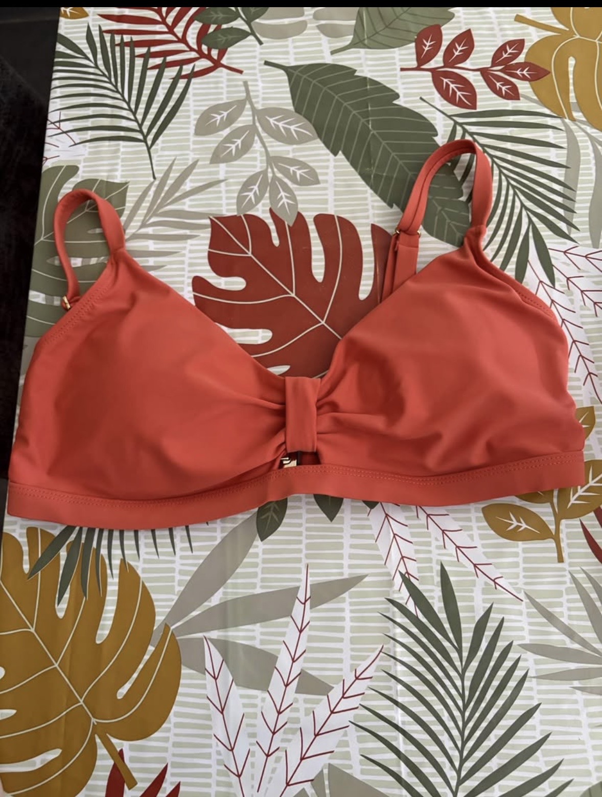 Haut maillot de bain neuf 95b