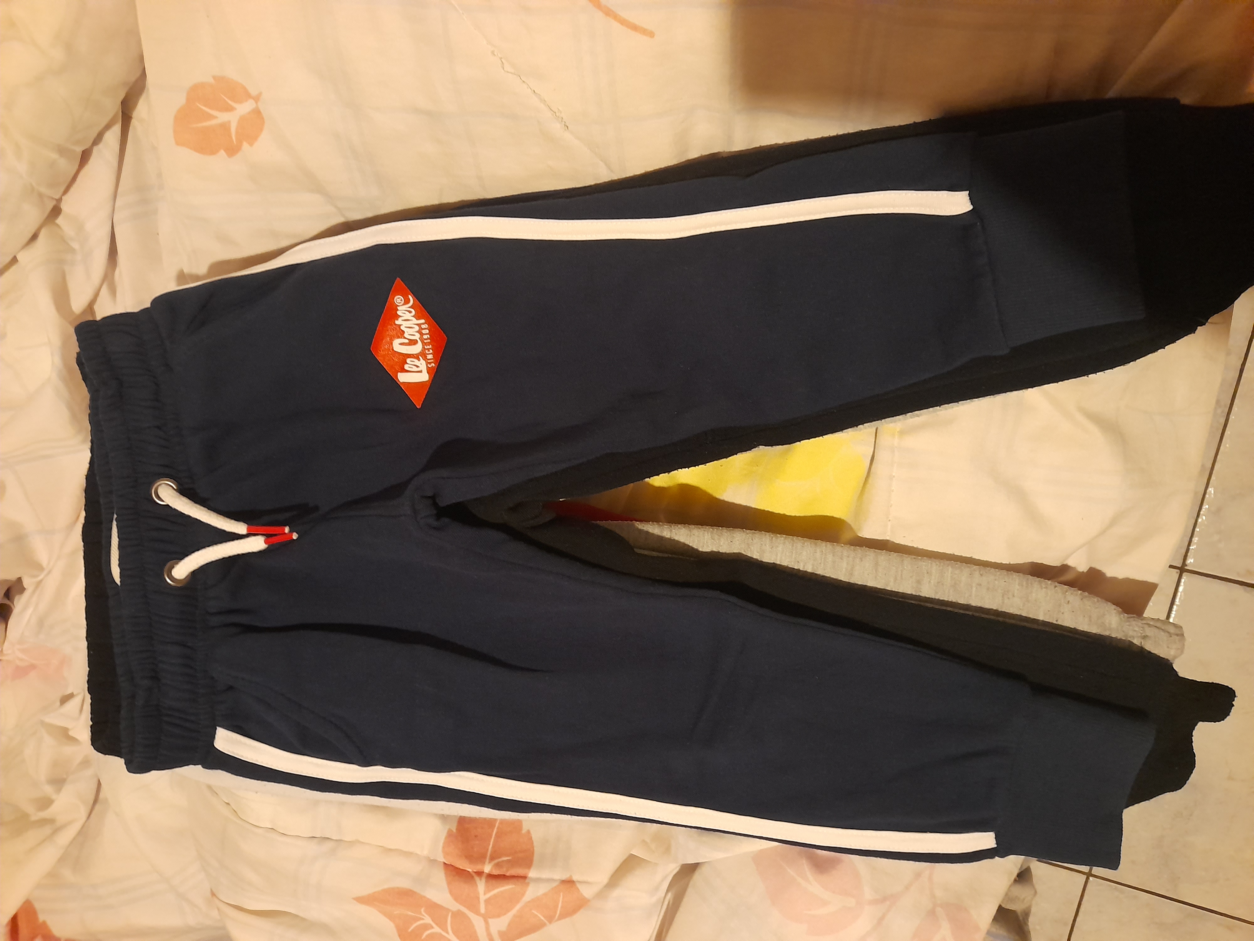 BAS JOGGING DIVERS 4 ANS