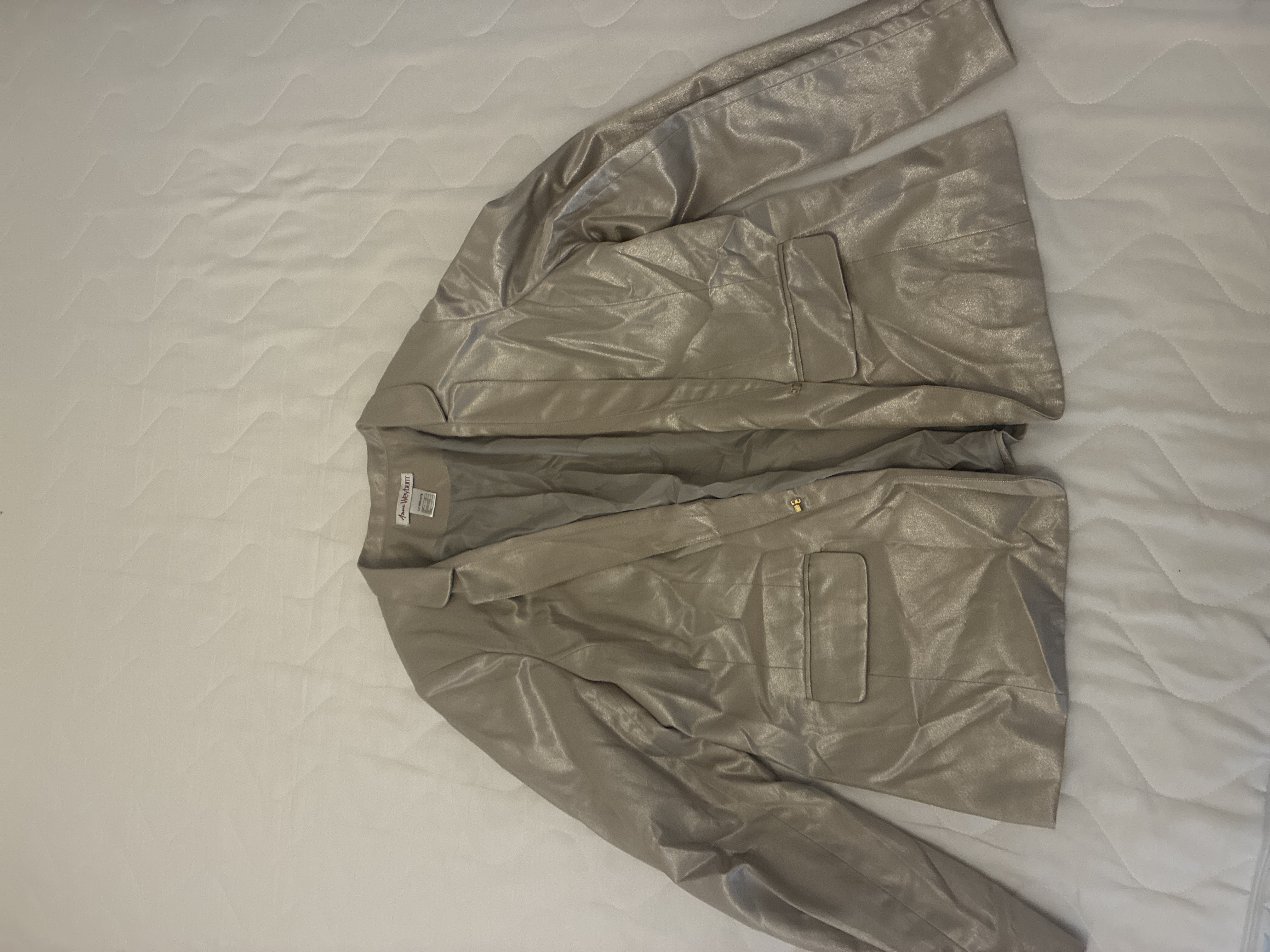 Veste couleur or