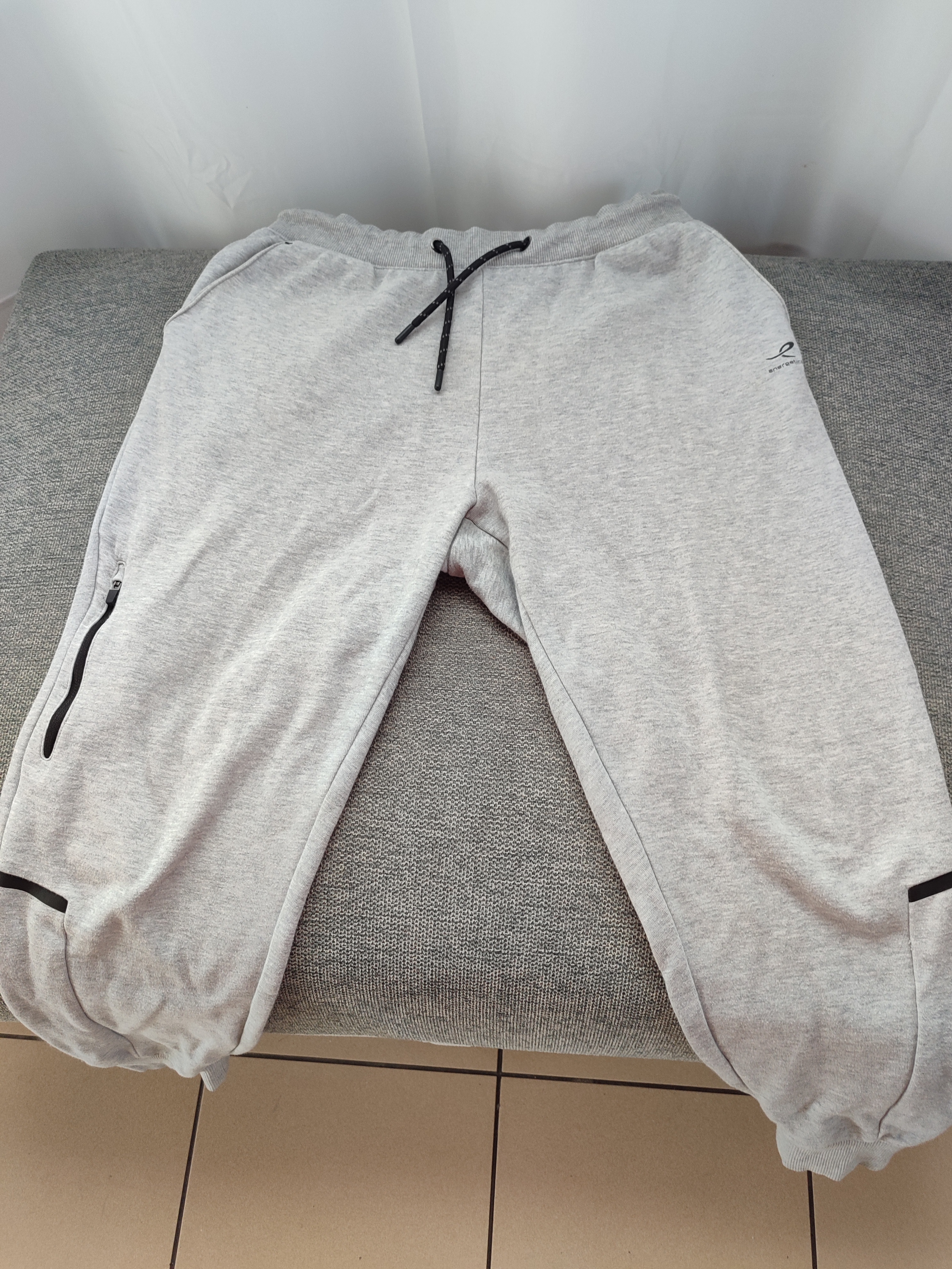 Bas de survêtement gris