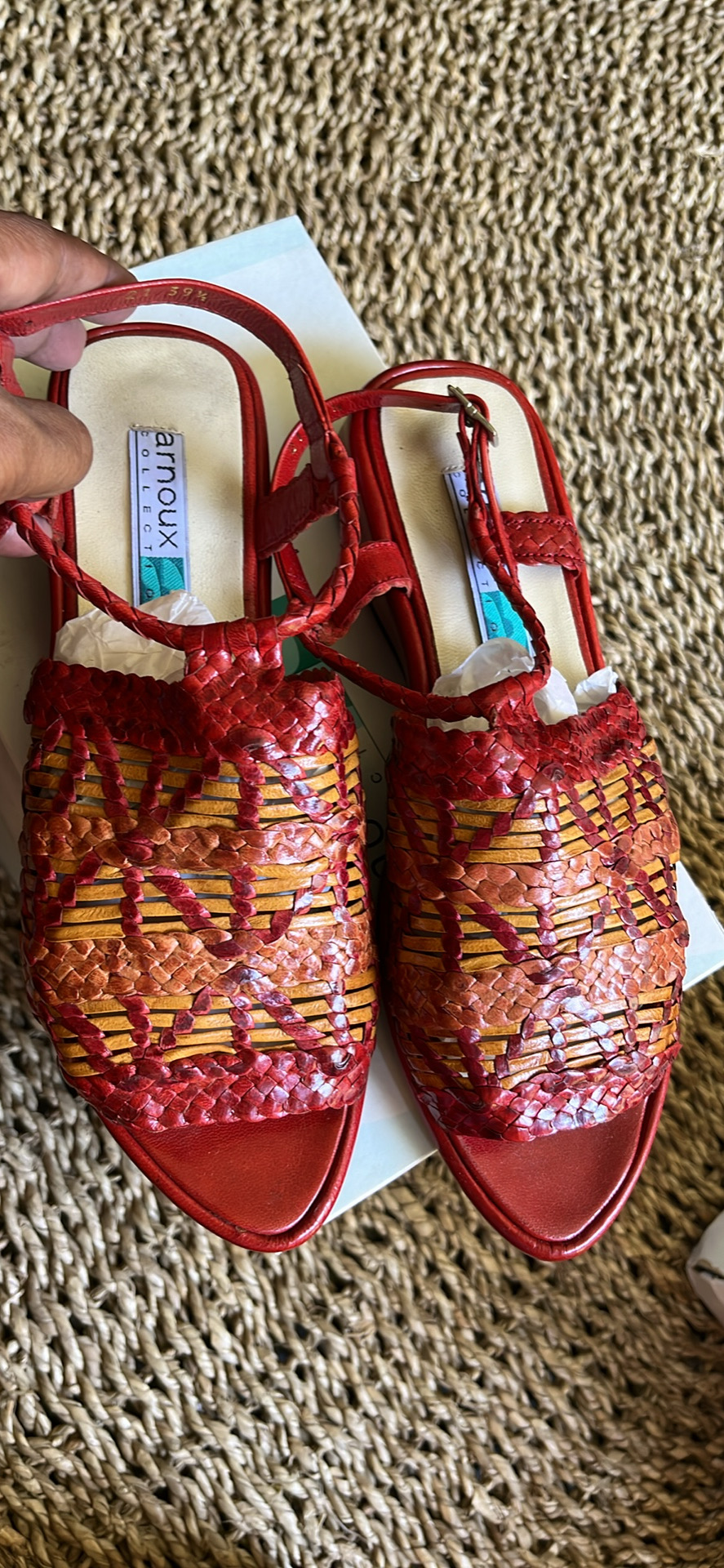Chaussures tressées neuves
