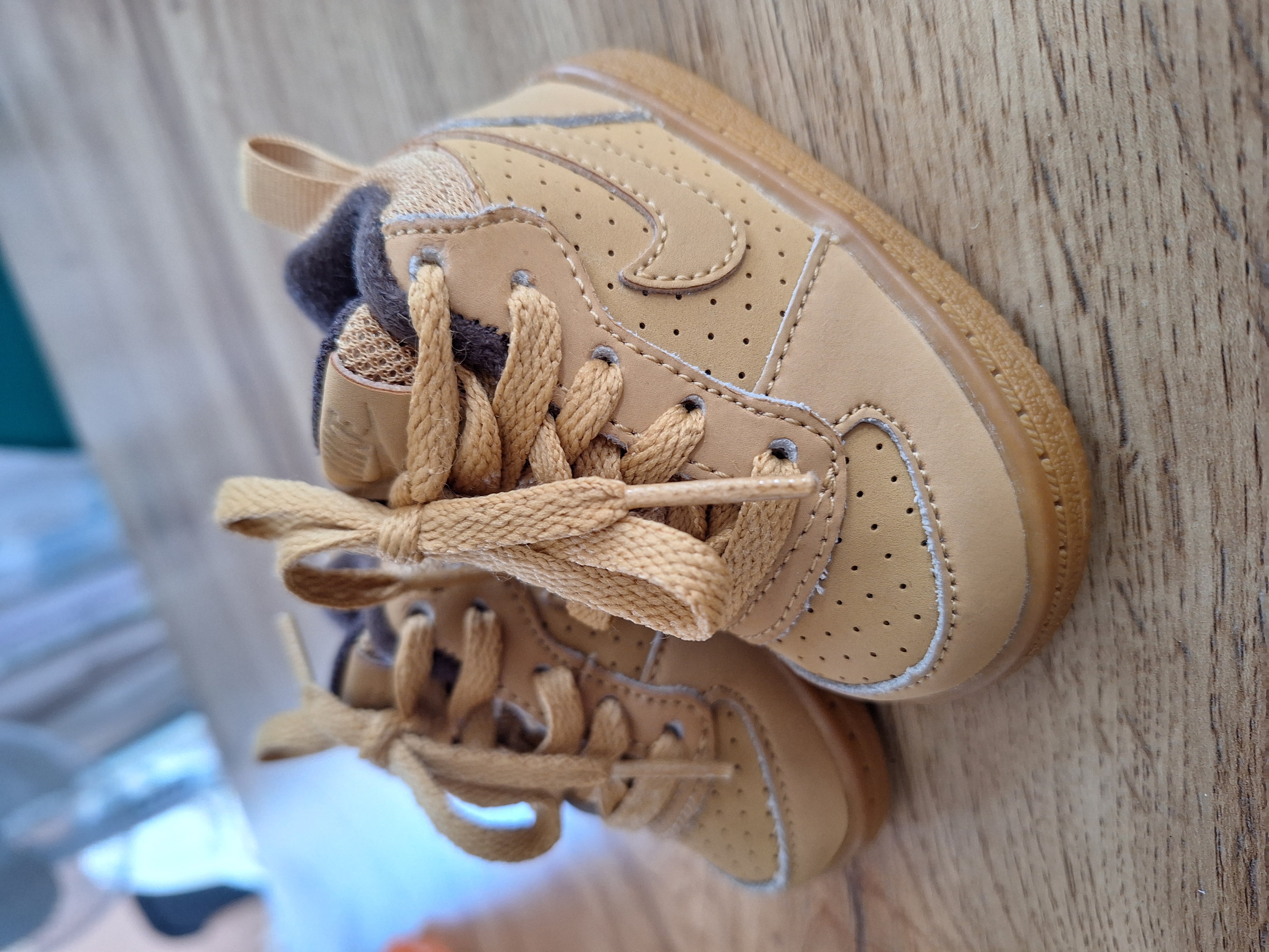 Basket Nike taille 17