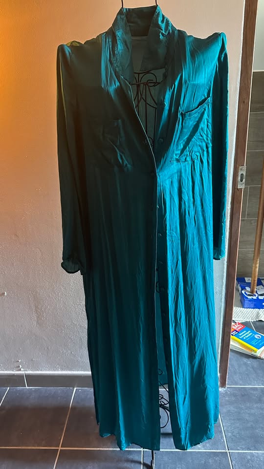 Robe longue chemisier – effet satin/soie – vert émeraude