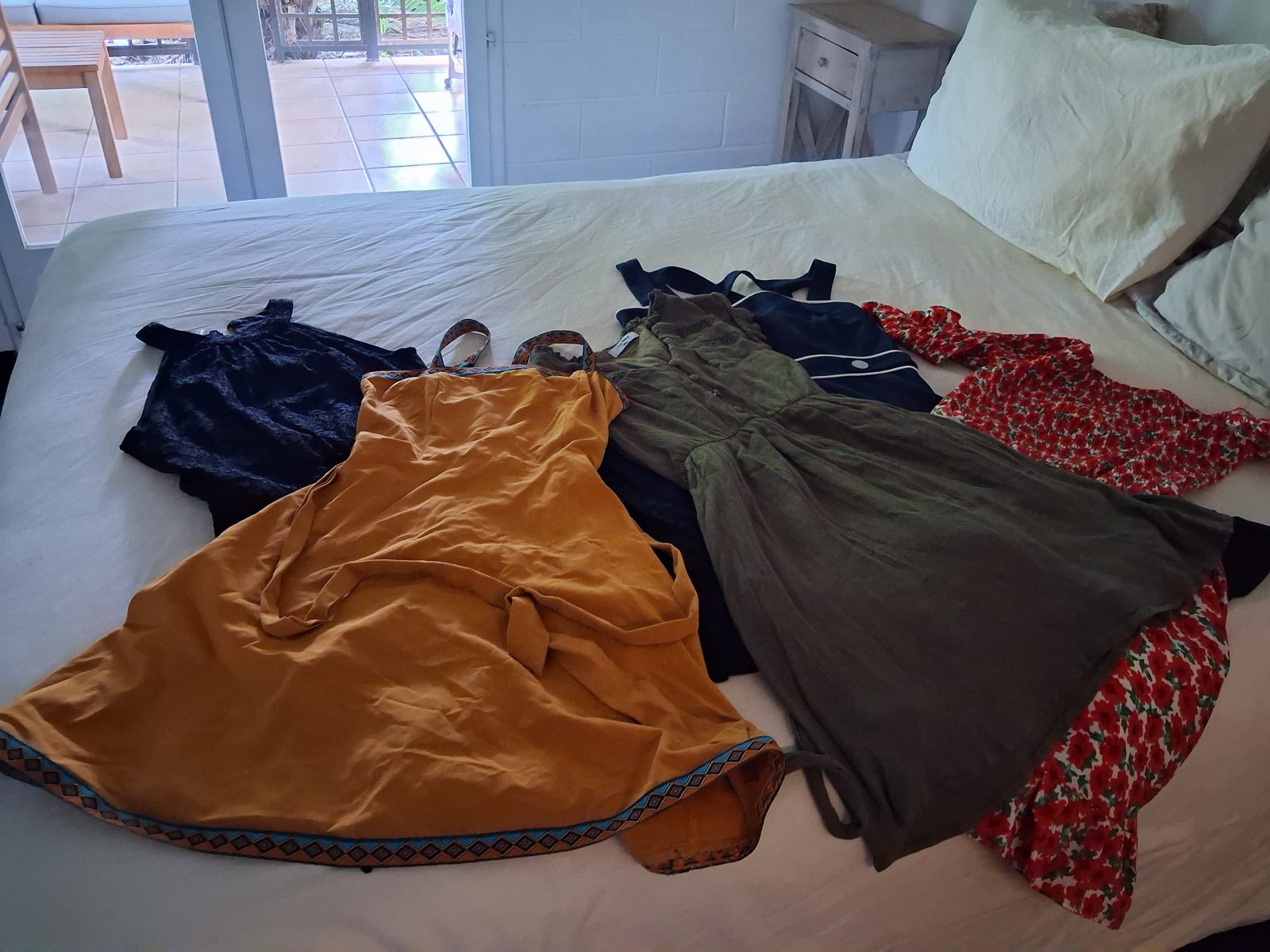 2 sacs de vêtements femme