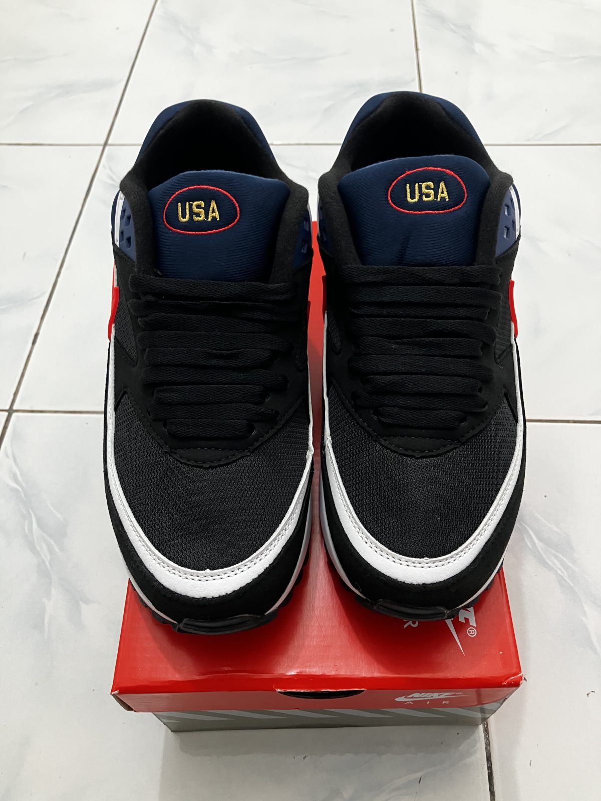 Basket nike BW