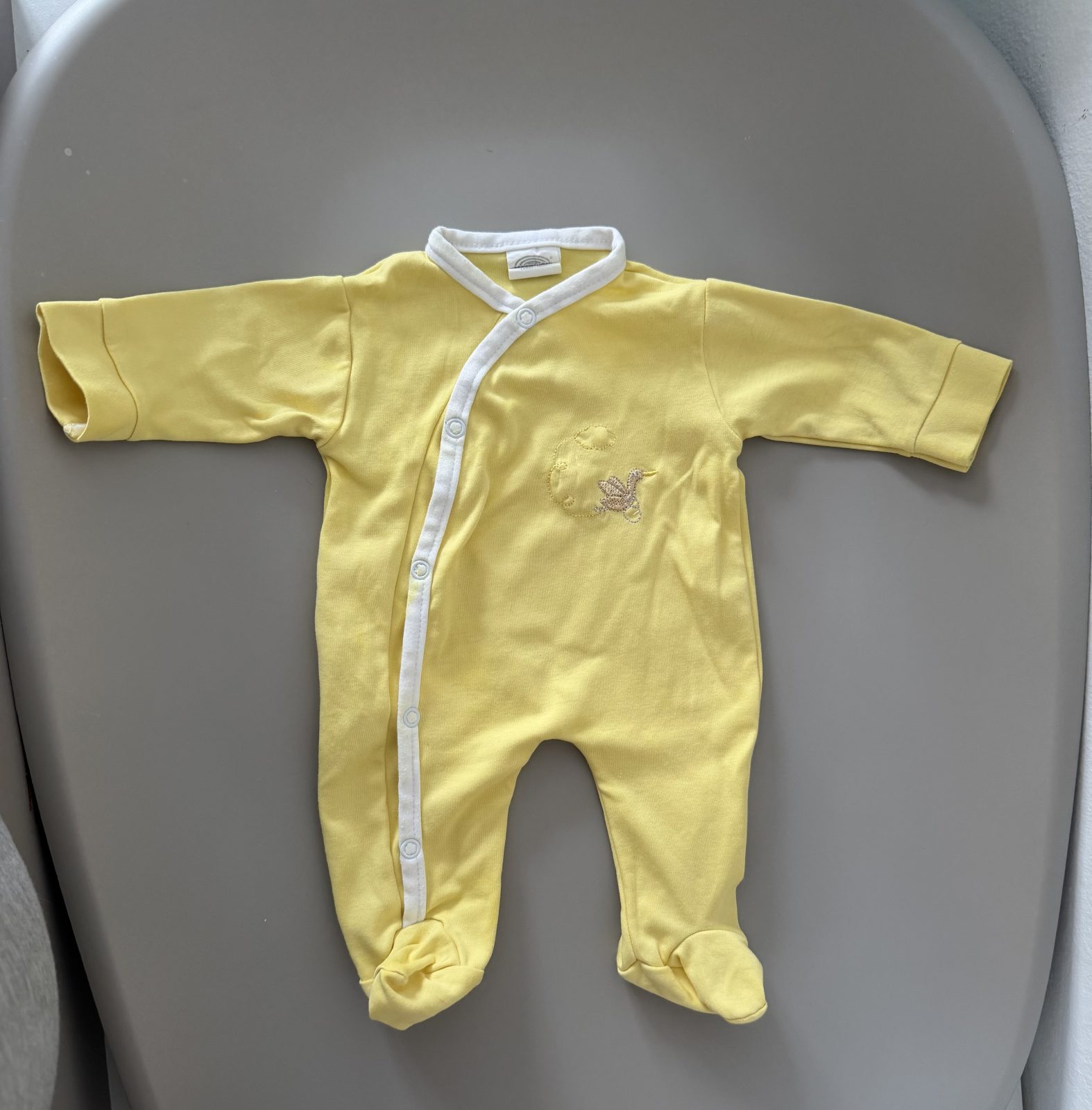 Joli dors bien bébé taille 1 mois