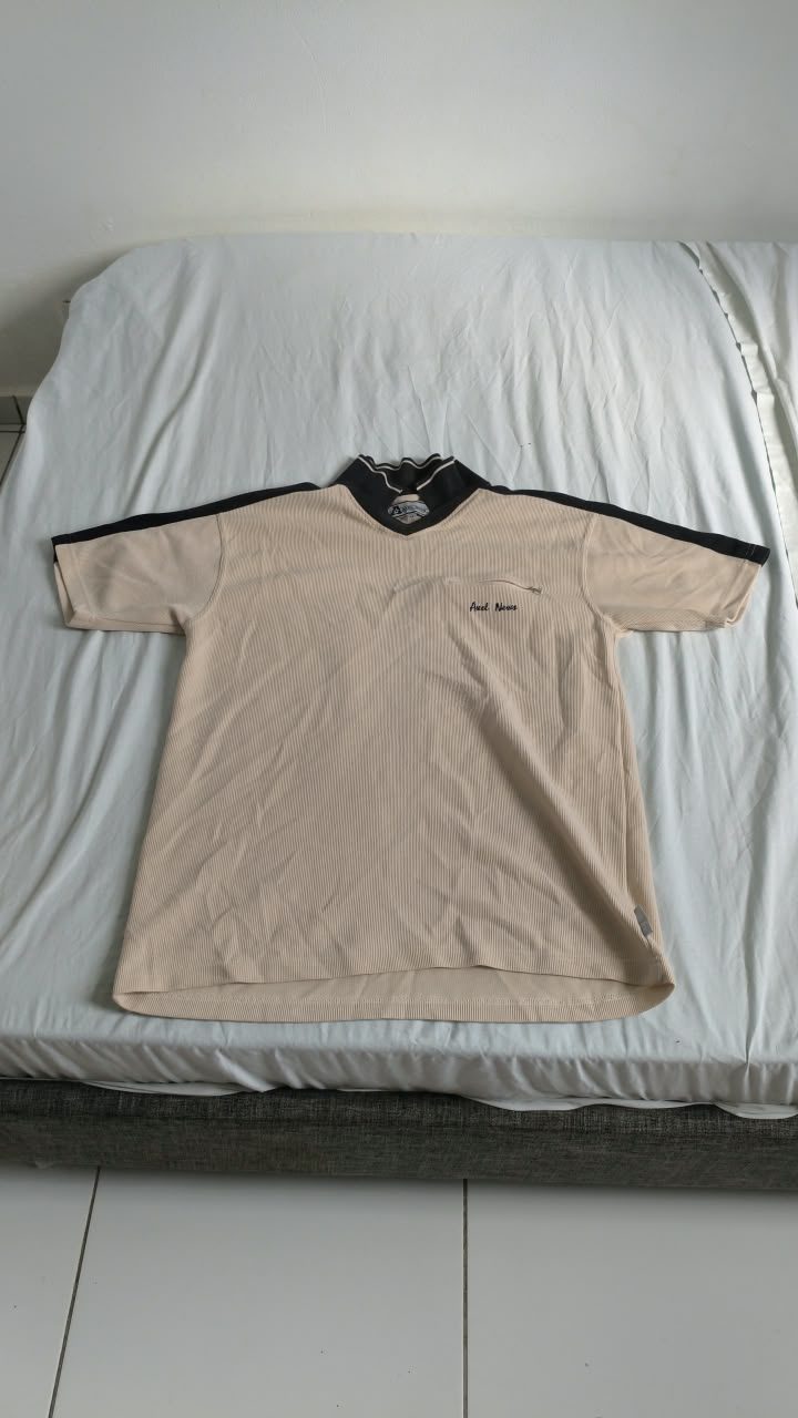Tee-shirt beige à épaules noires — M