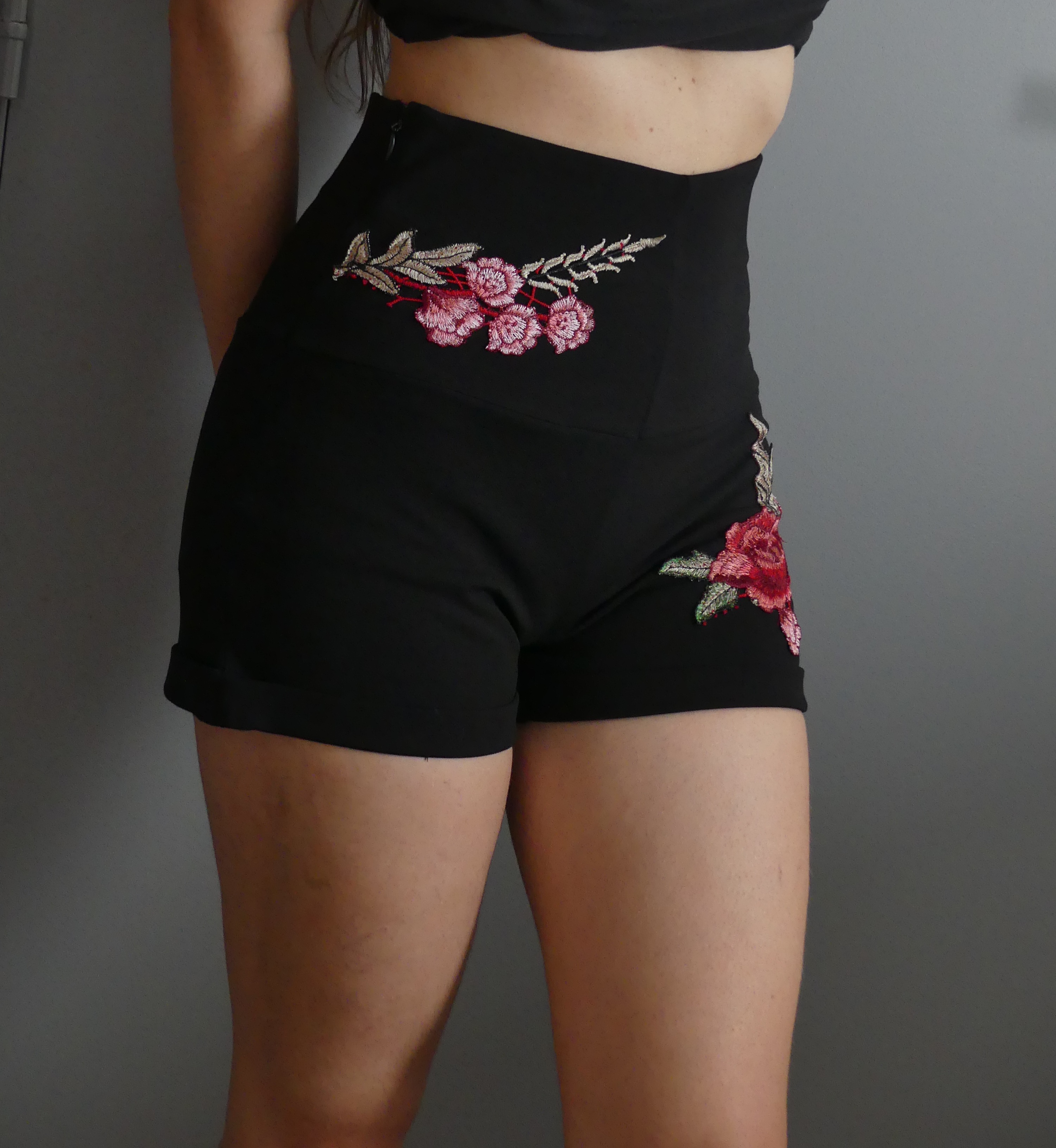 Short taille haute brodé