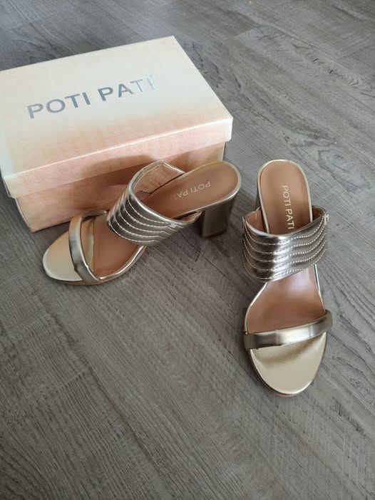 Chaussure femme pointure 37, NEUF