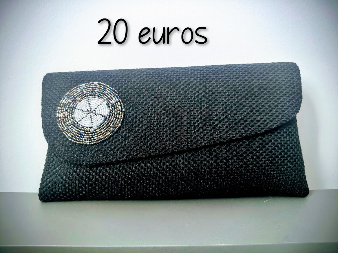 Pochette style africain , neuf