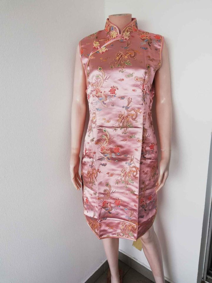 Robe chinoise Fem t 42 neuf