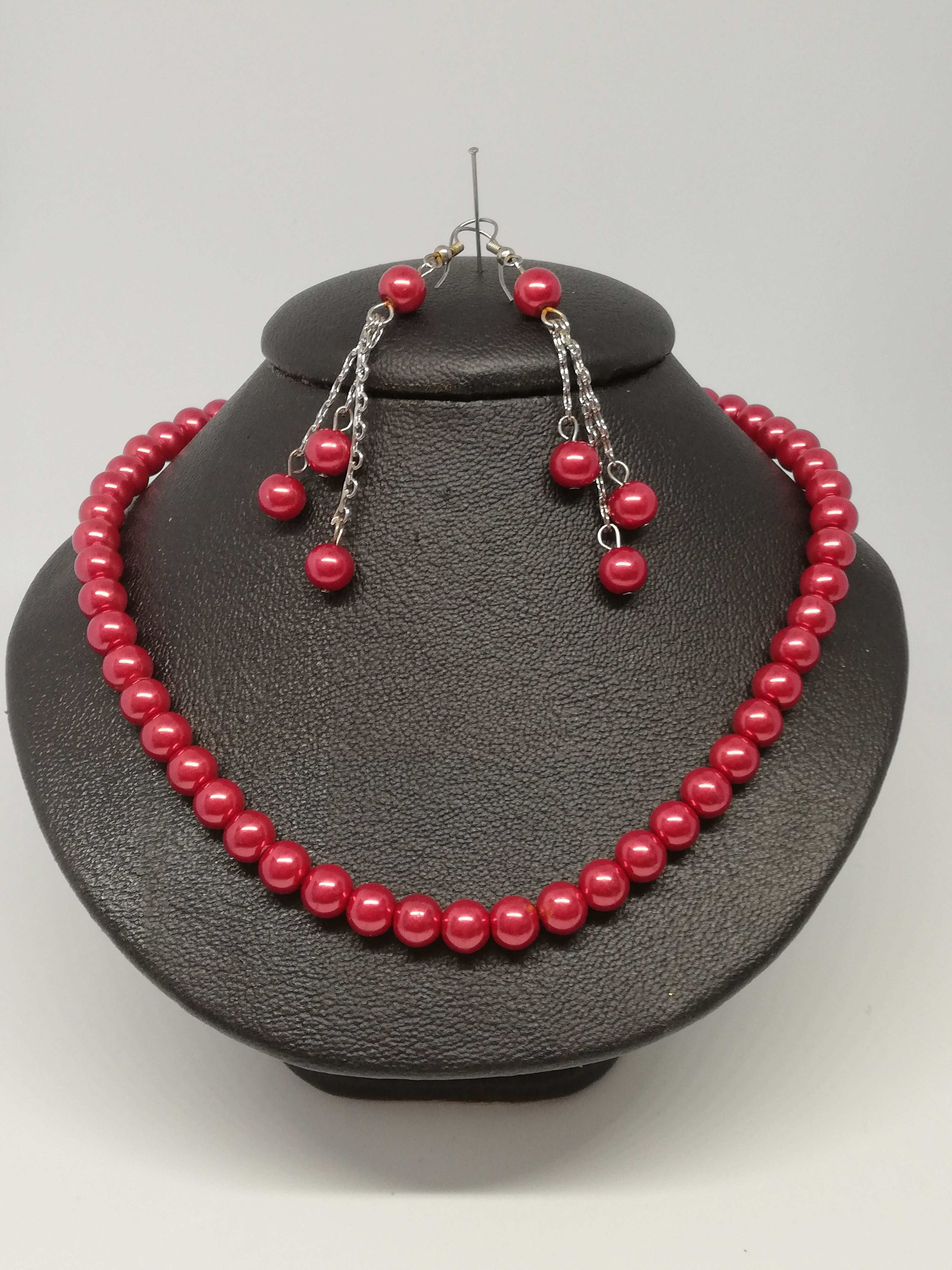 Parure perles rouges Boucles d'oreilles et collier NEUF