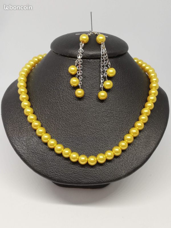 Parure de perles jaunes ,collier + boucles , Fait main NEUF