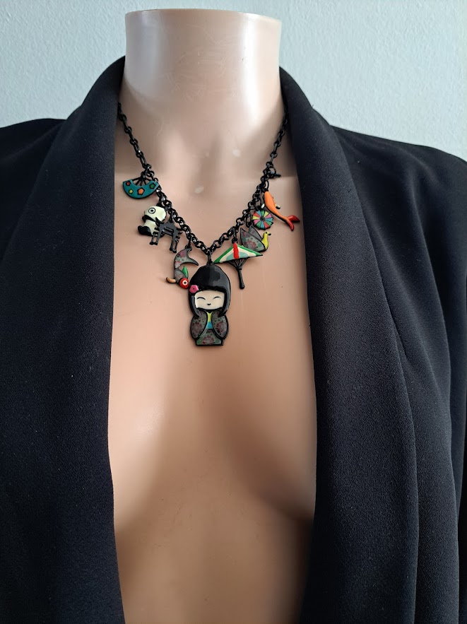 Collier marque LOL Japon NEUF