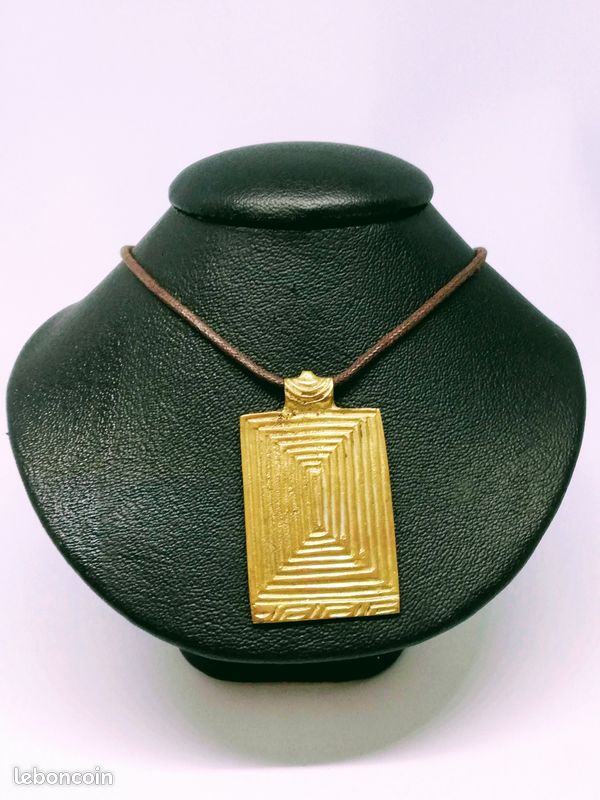 Divers colliers et pendentif ,style indien NEUF