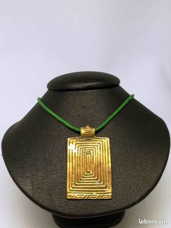 Divers colliers et pendentif ,style indien NEUF