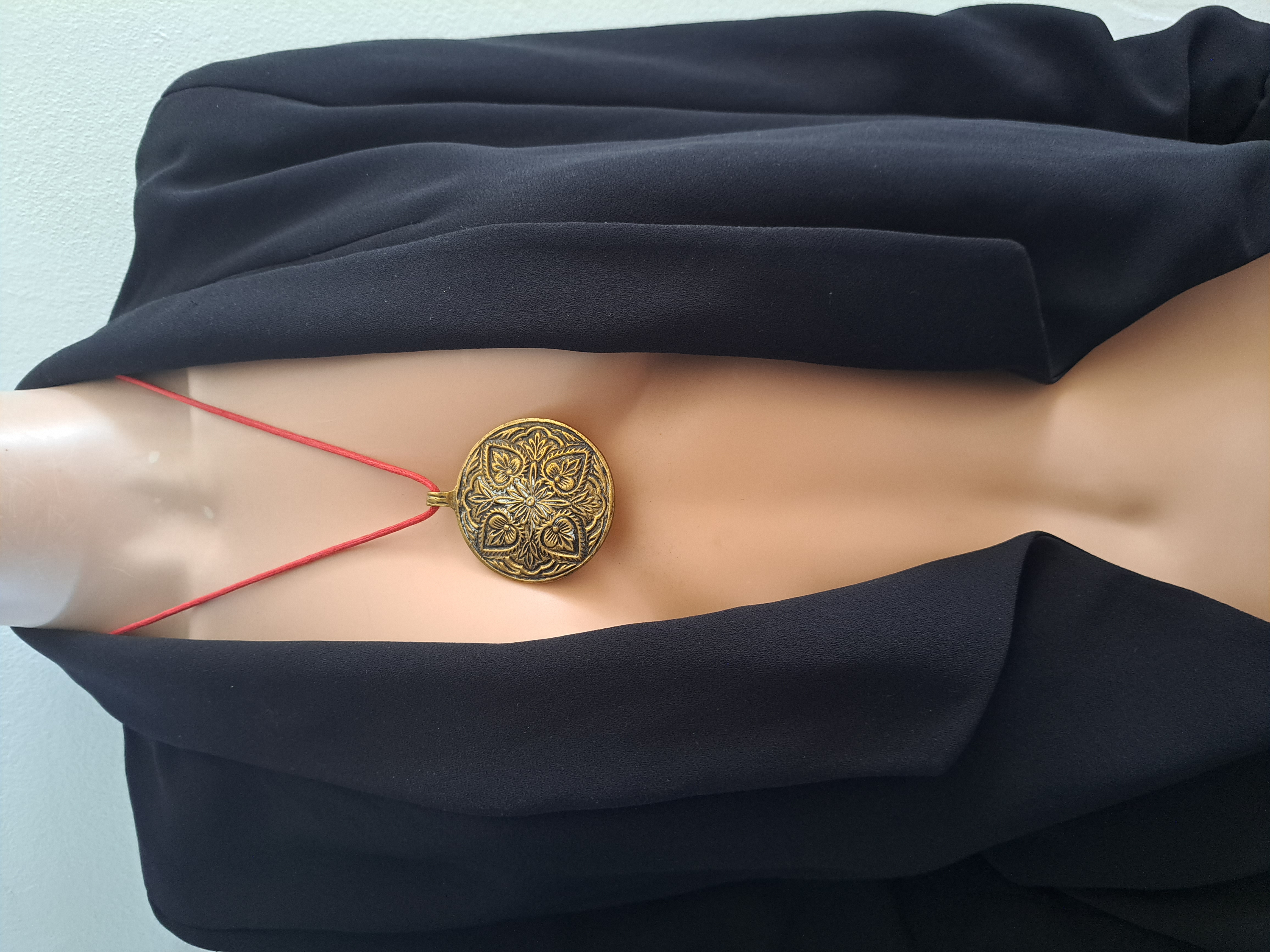 Divers colliers et pendentif ,style indien NEUF