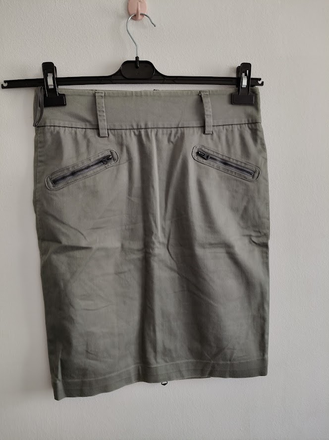 Jupe mi longue marque ARMANI T 36
