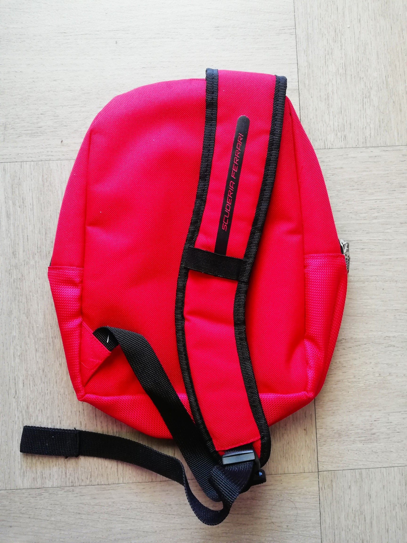 Sacoche de la marque Ferrari