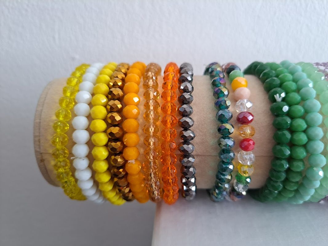 Bracelets cristaux, création fait main , divers colories