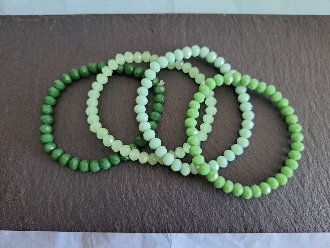 Bracelets cristaux, création fait main , divers colories