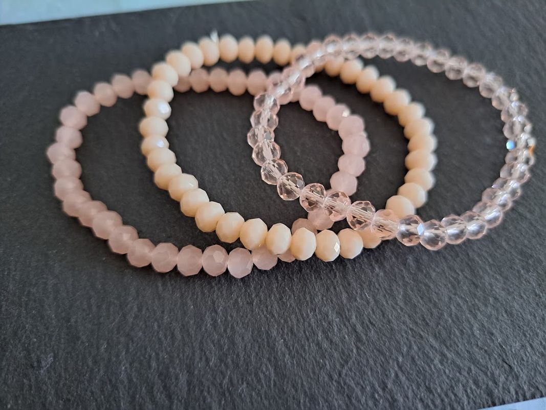 Bracelets cristaux, création fait main , divers colories