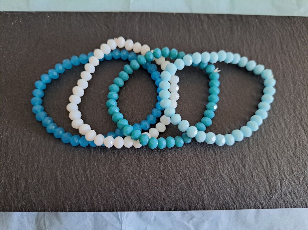 Bracelets cristaux, création fait main , divers colories