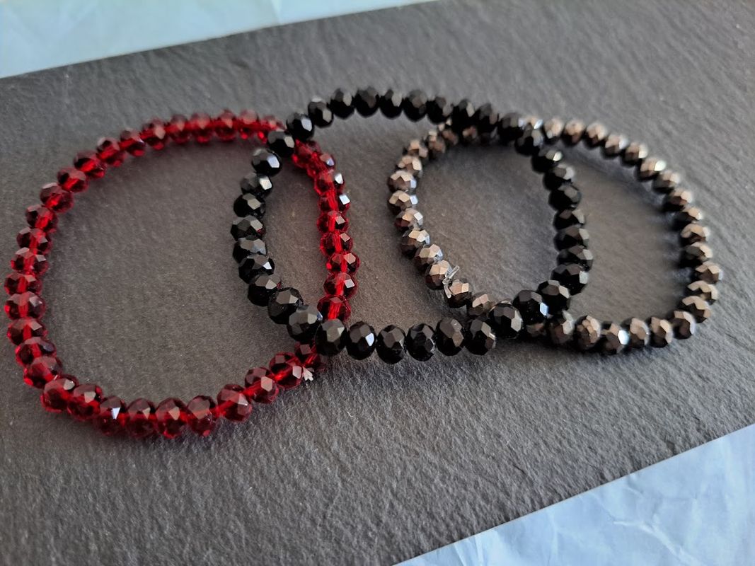 Bracelets cristaux, création fait main , divers colories