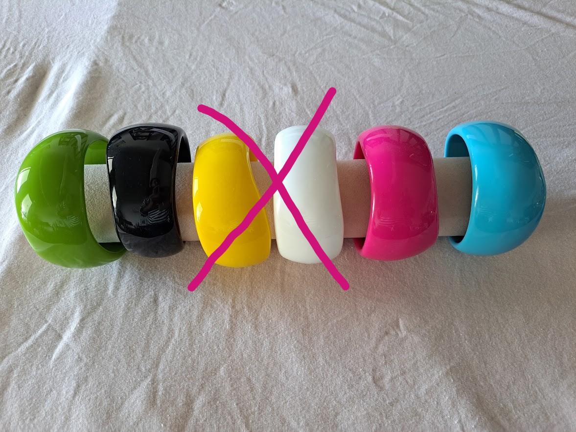 Gros bracelet de couleurs en bakélite