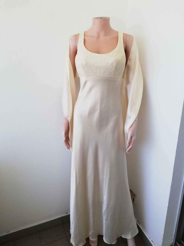 Robe de cortège ivoire T36 + étole
