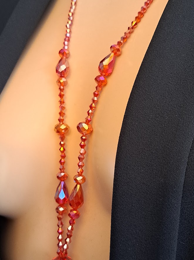 Sautoir perle de cristal rouge  NEUF