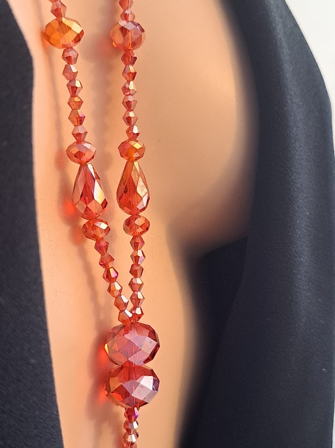 Sautoir perle de cristal rouge  NEUF