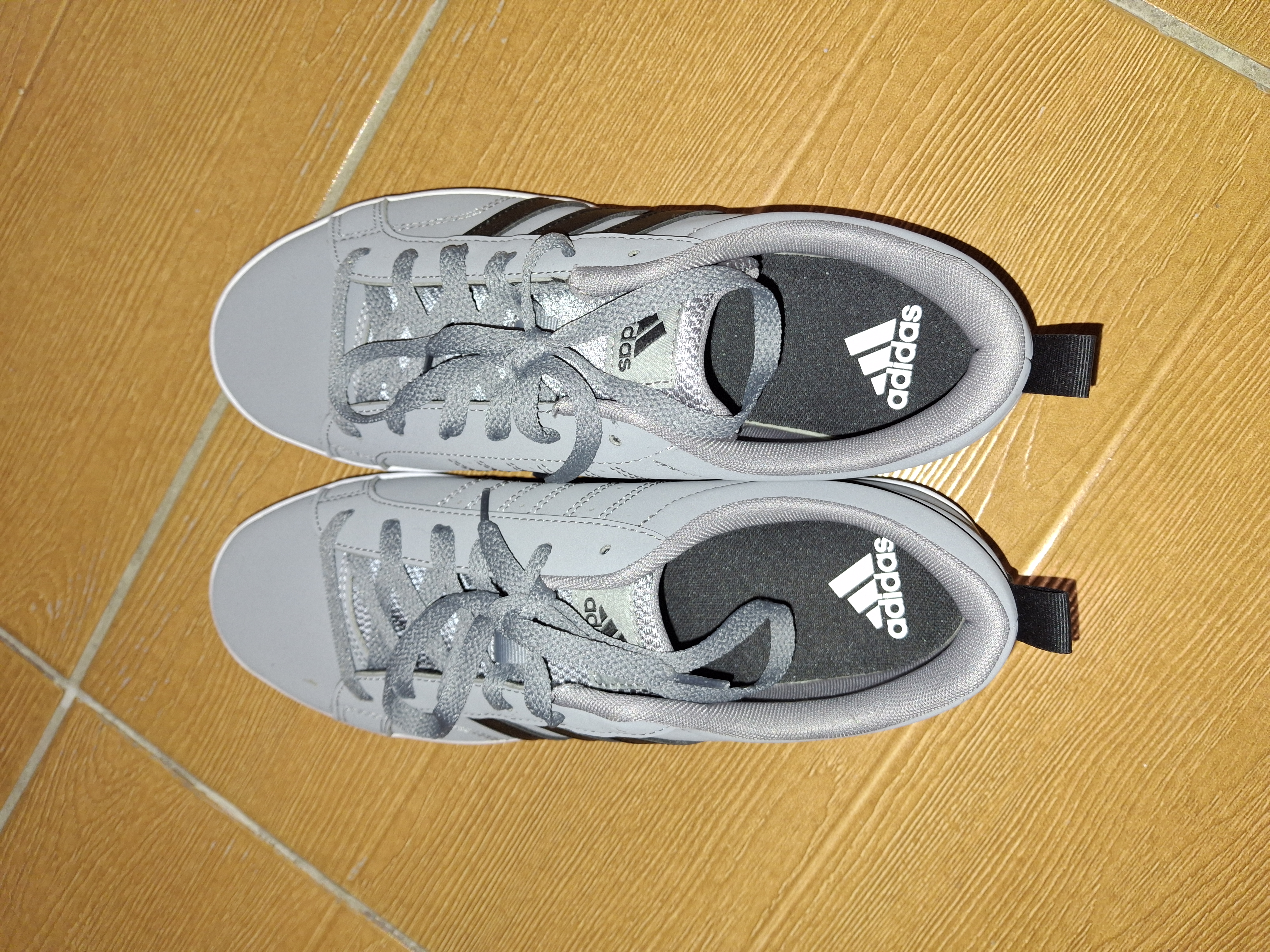 Basket Adidas Gris