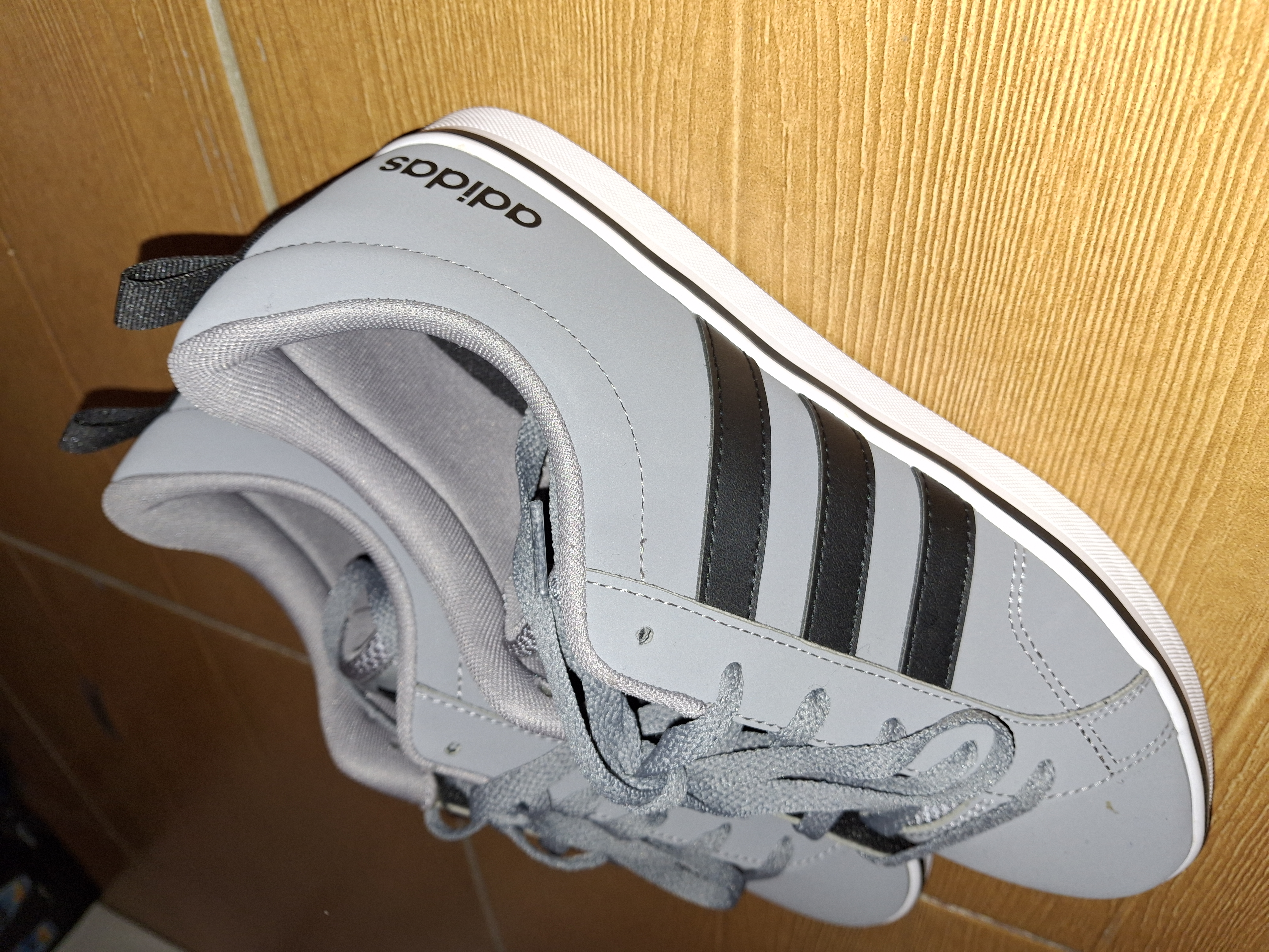 Basket Adidas Gris