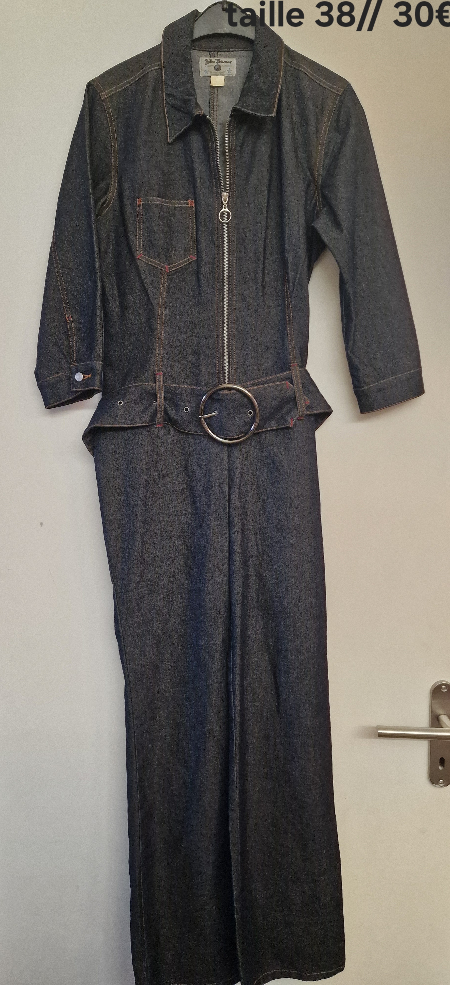 Vend combinaison taille 38 en jean