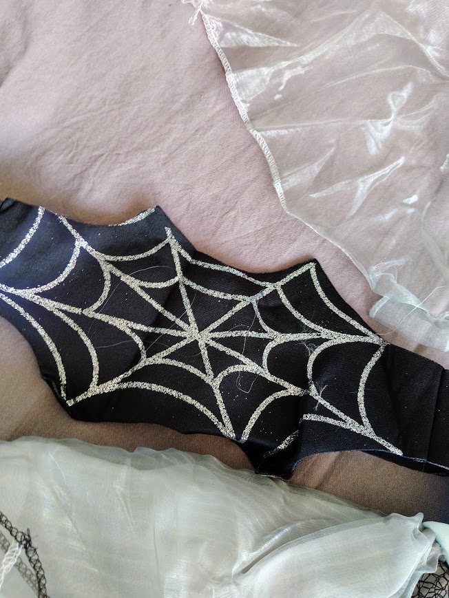 Robe et accessoire déguisement carnaval 6 ans NEUF