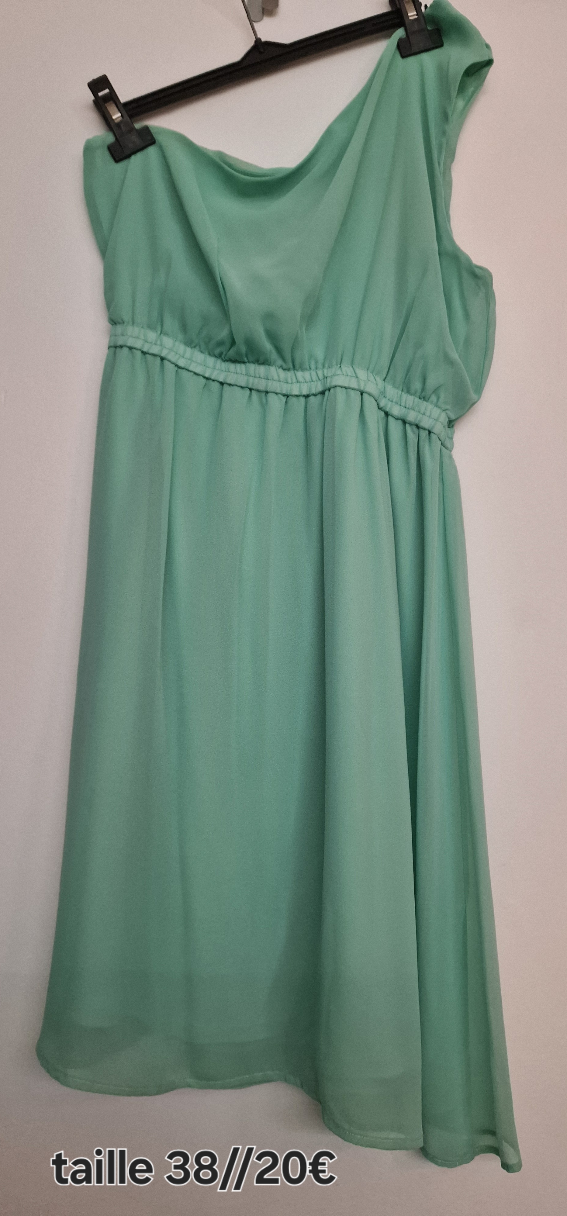 Vend robe taille 38