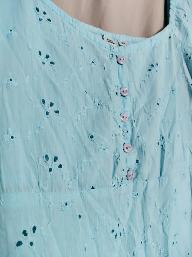 Robe longue en broderie anglaise bleu ciel TM